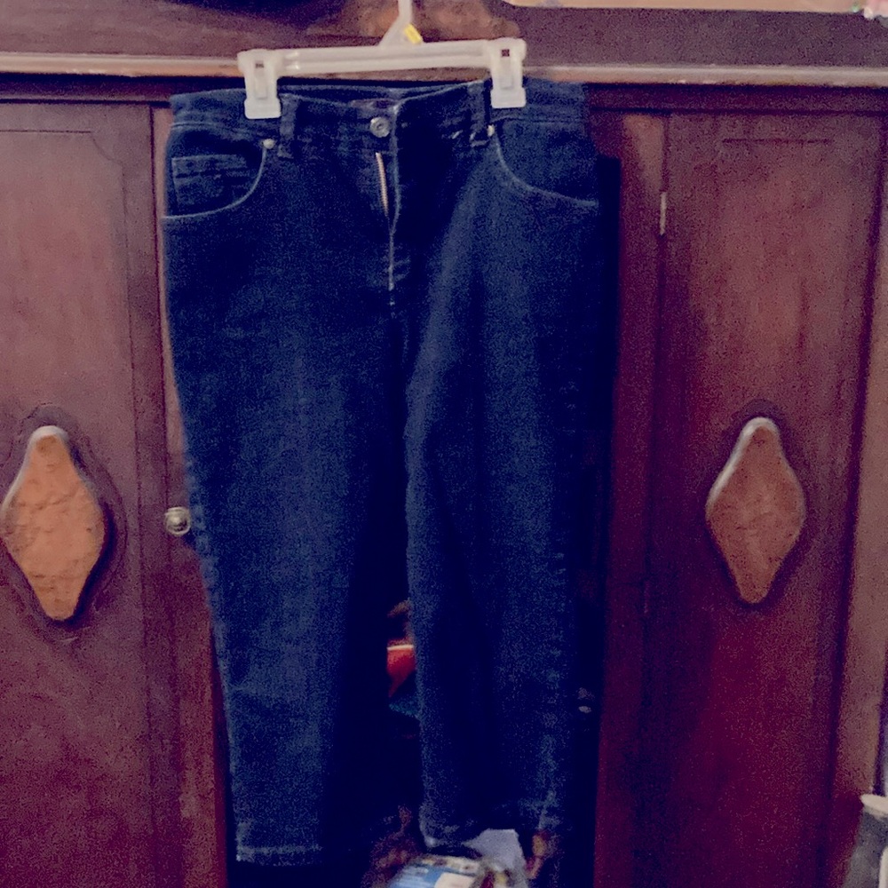 Gloria Vanderbilt dark denim capris-6P